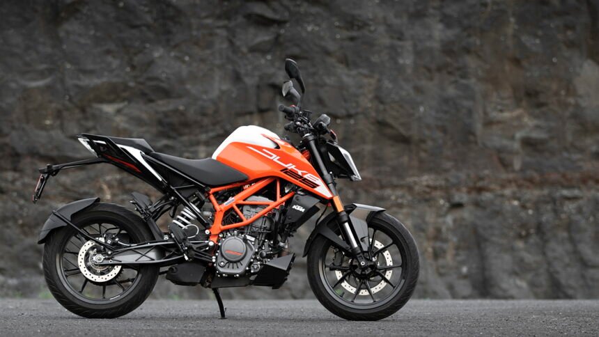 2024 KTM 125 Duke is available on the best EMI plan, hurry up and take it home! Know how much it will cost